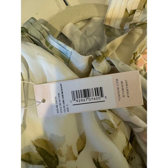 NWT Yumi Kim Kiss Me Dress in Ivory size Small
$238 Retail - Picture 4 of 7